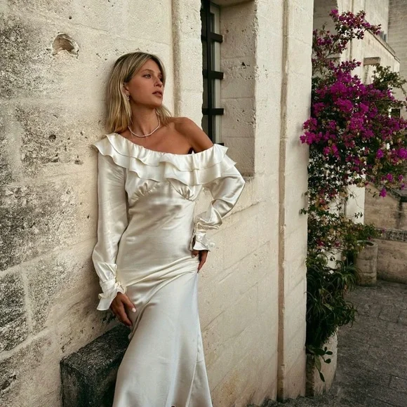 Stone Cold Fox Vicious Dress Off-Shoulder Ruffle Satin Evening Dress in Cream - Picture 2 of 7